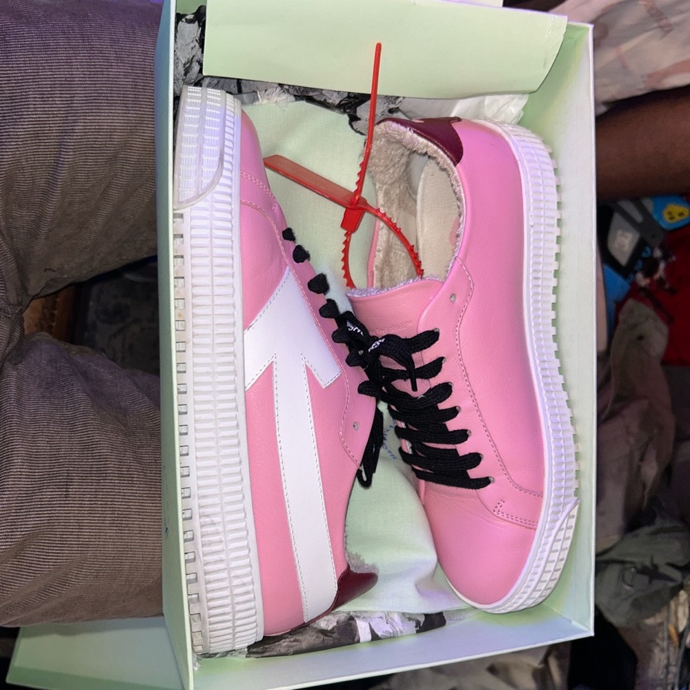 Pink Off White Arrow Trainers Women’s size 8